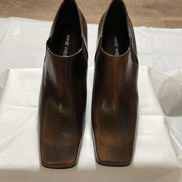 Nine West women’s brown square toed shoe, gently used sz 8.5 beautiful looking - Picture 3 of 11